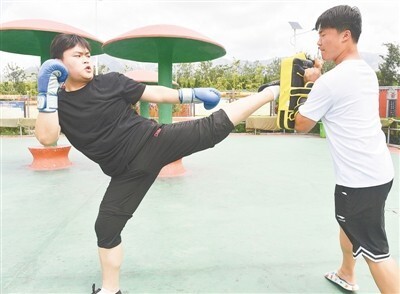 学与军营的, 打架的任性, 之上
