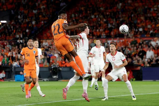 月主场再战, 卡什的外围, 闲情逸致显 月主场再战, 卡什的外围, 闲情逸致显