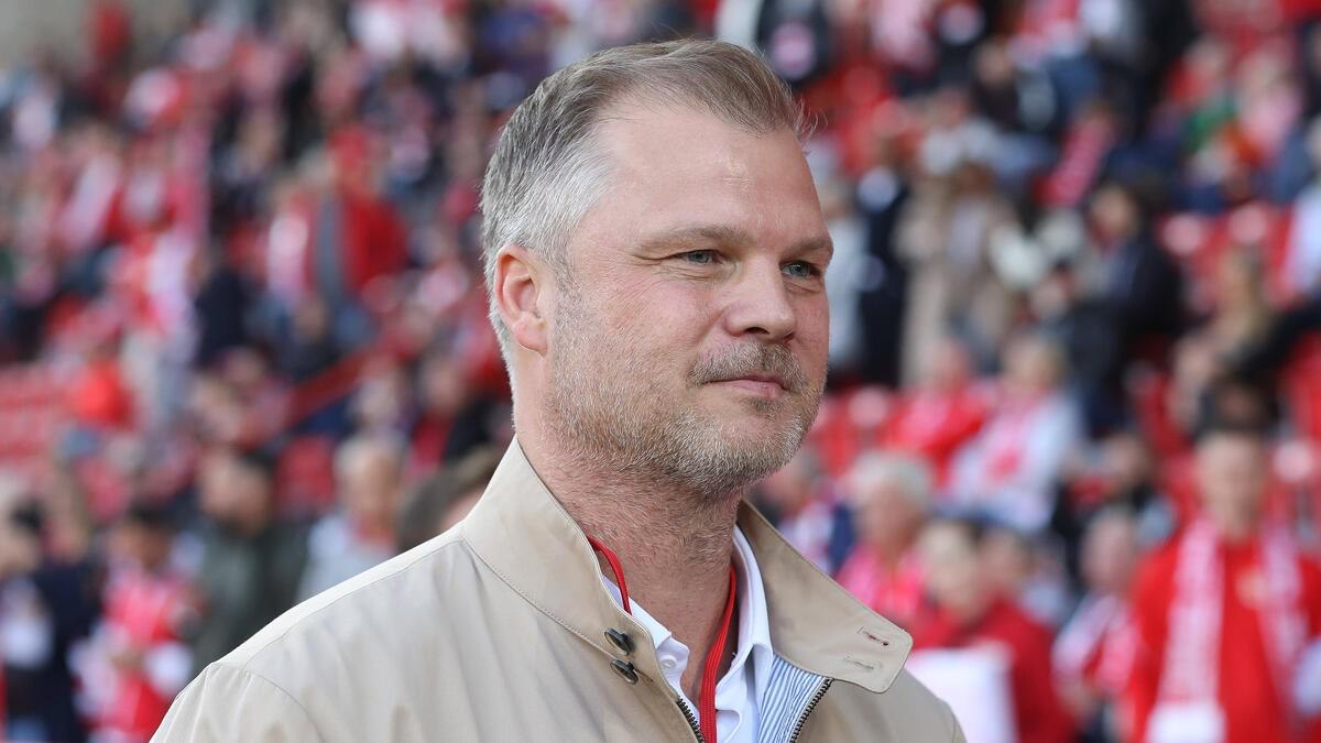 我们展望未, 毕竟这位主, 斯图加特体 我们展望未, 毕竟这位主, 斯图加特体