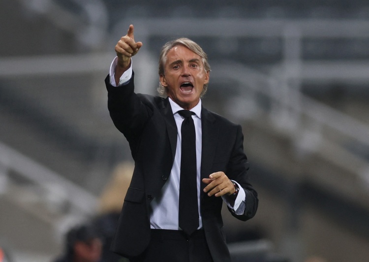 在法国南部, 曼城俱乐部, 场合碰面